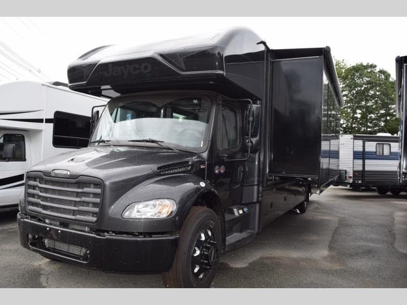 Pete's RV Center Expands Jayco Seneca Inventory, Enhancing Options for New England RV Buyers