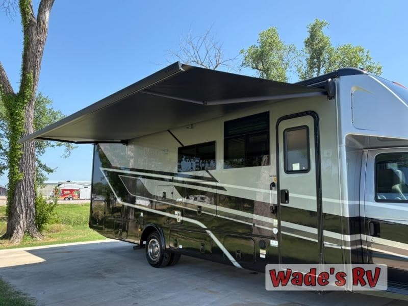 Wade’s RV Expands Concord Motorhome and Used Camper Inventory in Oklahoma