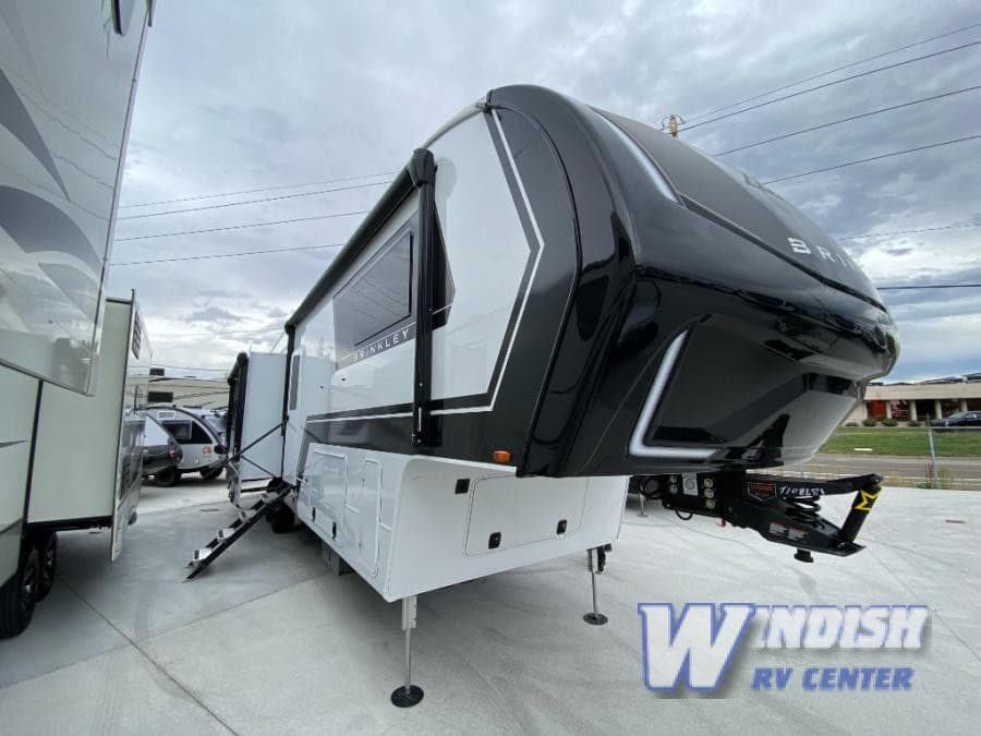 Windish RV Center Longmont Expands Inventory of Lightweight Travel Trailers and Fifth Wheels for Colorado Families