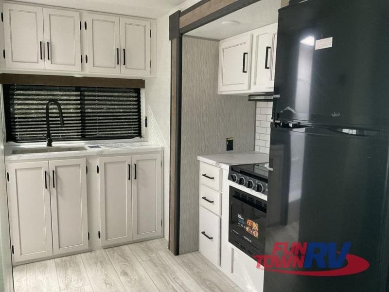 Fun Town RV Expands Inventory with Spacious Fifth Wheels and Family-Friendly Travel Trailers
