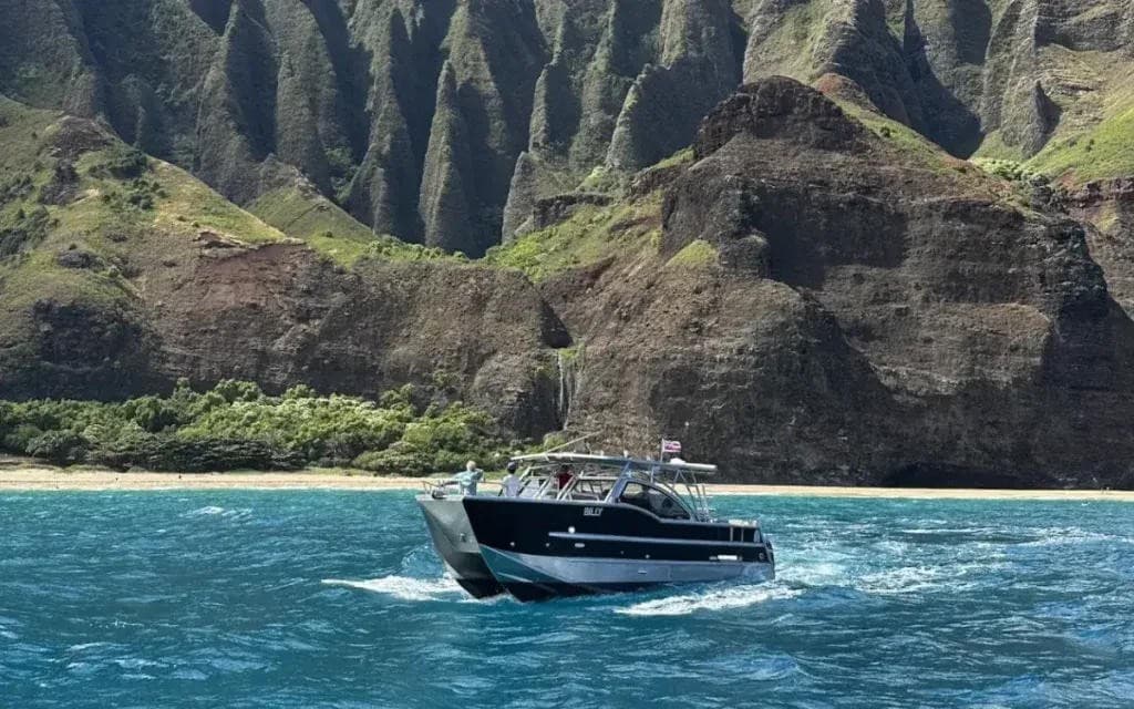 Na Pali Coast Sea Cave and Snorkel Tours Active Through Kauai's Summer Peak
