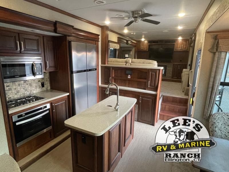 Lee's Auto & RV Ranch Highlights Used RVs in Connecticut as Buyers Prioritize Practical Features