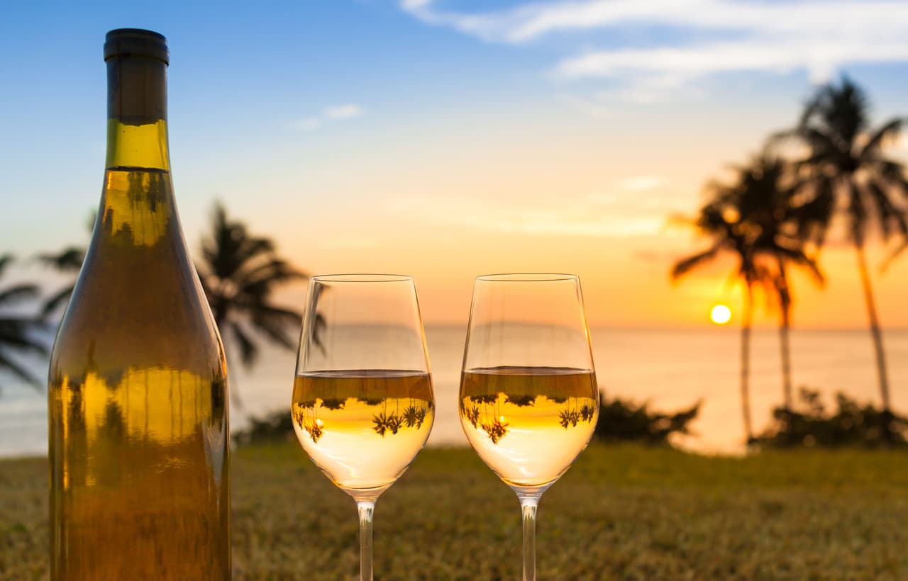 Why the Dining Scene Matters for Luxury Homebuyers on Duck Key